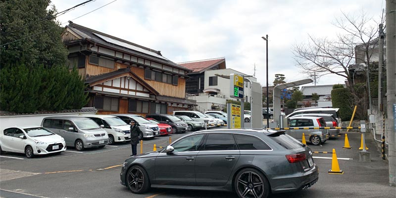 総持寺の駐車場
